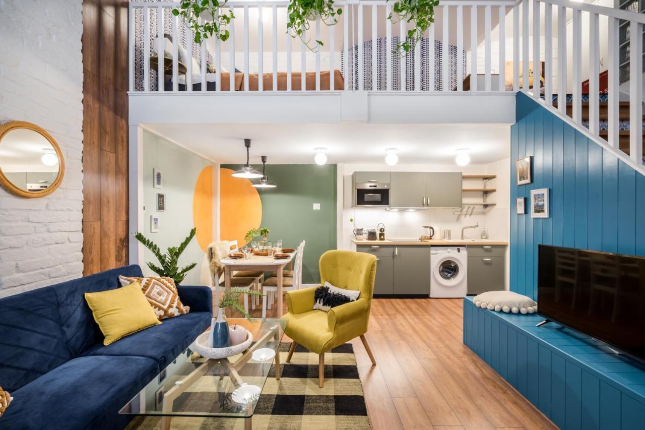 Colorful Designer Home In The Heart Of บูดาเปสต์ ภายนอก รูปภาพ