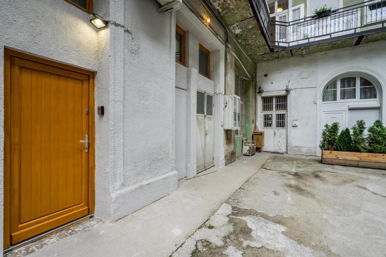 Colorful Designer Home In The Heart Of บูดาเปสต์ ภายนอก รูปภาพ